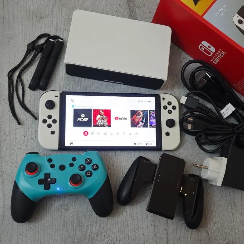 Продам Nintendo Switch OLED и картридж RDR. Состояние хорошее, но у левого джойкона есть дефект стика. В комплекте отдам дополнительный геймпад и аккаунт с играми (переоформим на вашу почту). — Батуми — 600 ₾