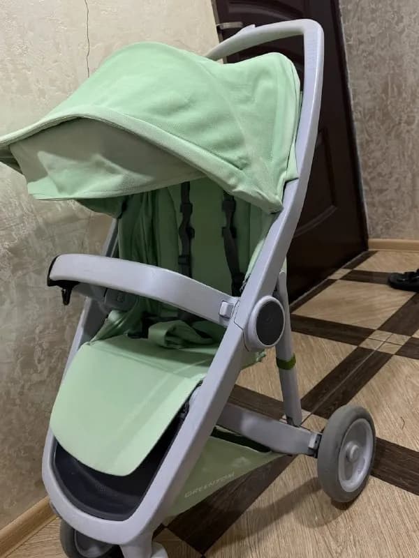 Детская коляска — Батуми — 200 ₾