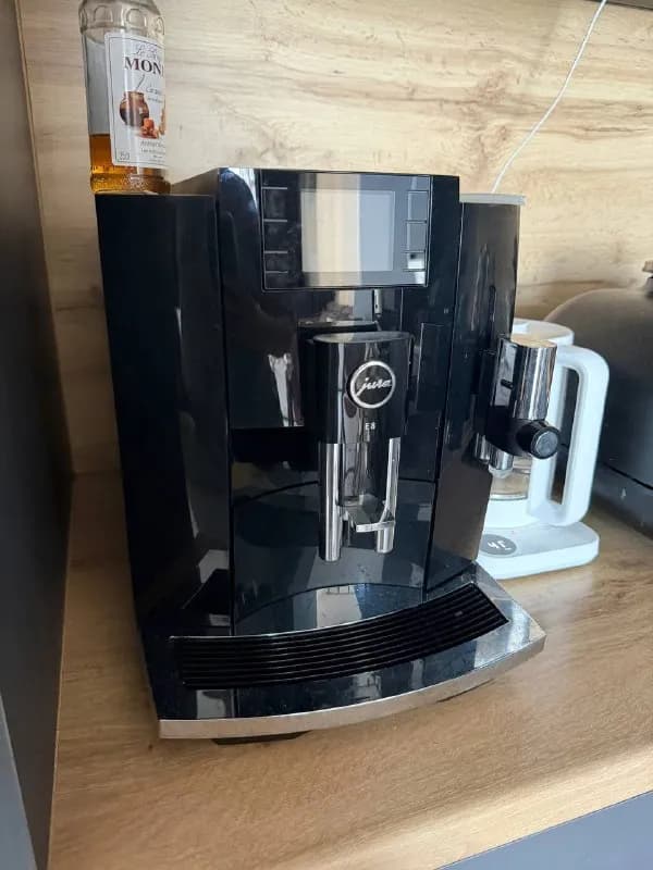 Кофемашина Jura E8 — Батуми — 500 $