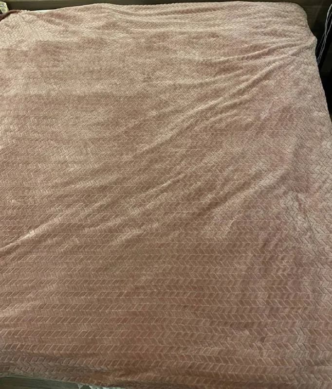 Плед розовый 200×230 — Батуми — 25 ₾