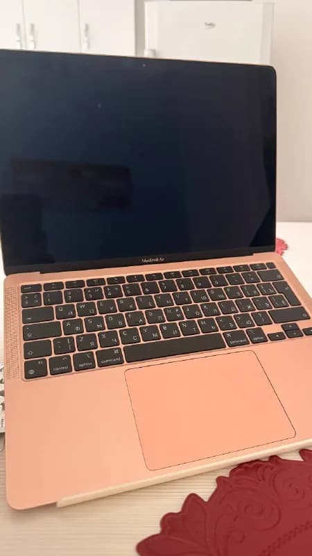 MacBook Air M1 2020, 13″, 8 GB — идеальное состояние — Батуми — 1 300 ₾