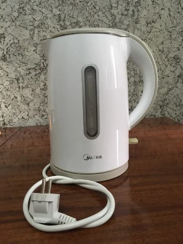 Чайник Midea 1.7L — Батуми — 20 ₾