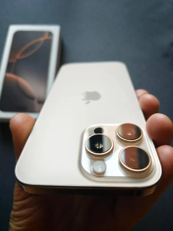 iPhone 16pro max. Память 256 gb. eSIM. Идеальное состояние. Батарея: 91%. Покупался в зумере. В авгус — Батуми — 2 600 ₾