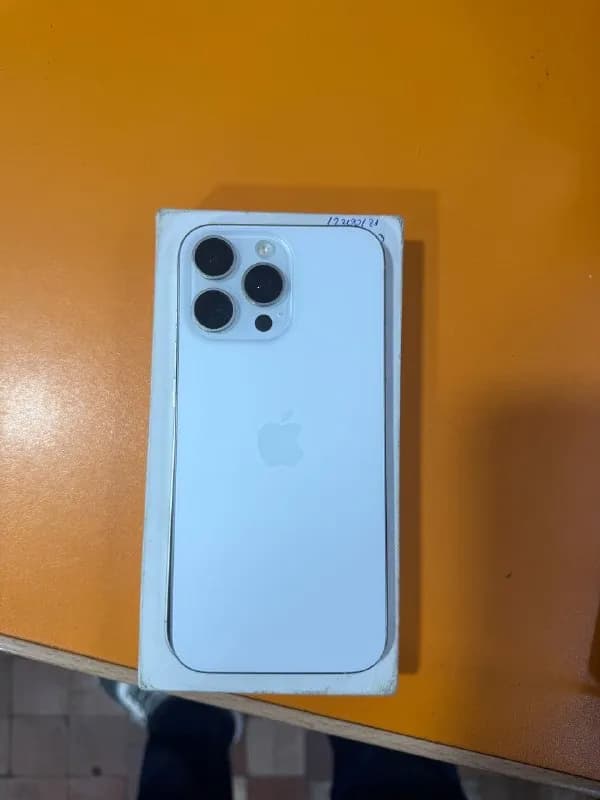 iPhone 16 Pro Max 512 ГБ. Цена 2600 GEL. — Батуми — 2 600 ₾