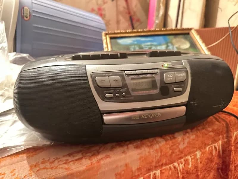 JVC поддерживает: кассету, диск и радио. — Тбилиси — 50 ₾