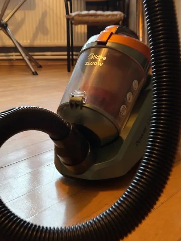 Midea MGE13A б/у, но работает хорошо🧹 — Тбилиси — 80 ₾