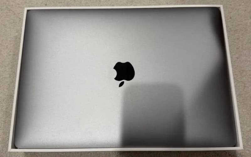 Macbook Air M1 2020 8/256 — Тбилиси