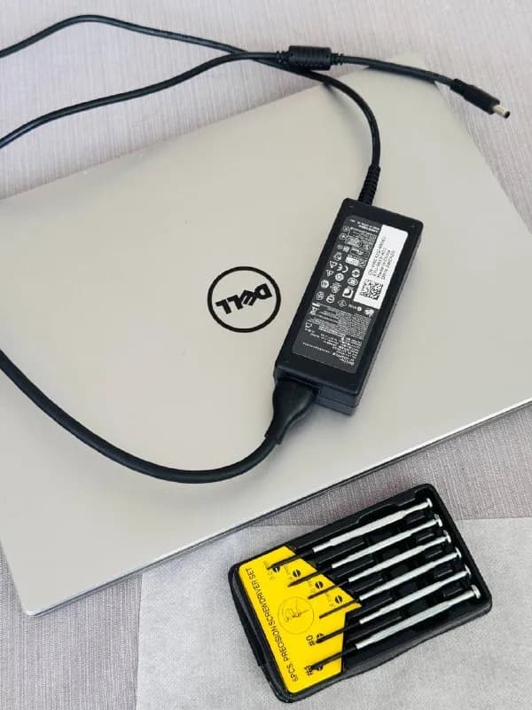Dell на запчасти + набор отвёрток, 10 ₾ — Тбилиси — 10 ₾