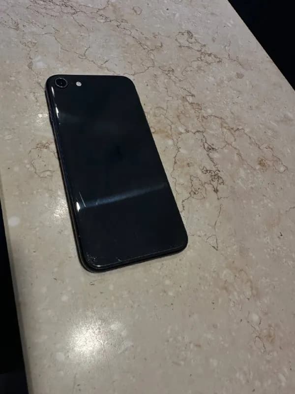 Iphone se 2020 / 77% battery — Ереван — 25 000 ֏