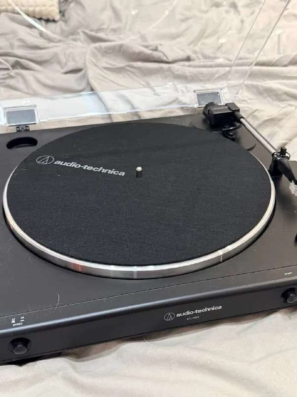 Виниловый проигрыватель Audio-Technica AT-LP60X — Тбилиси — 500 ₾
