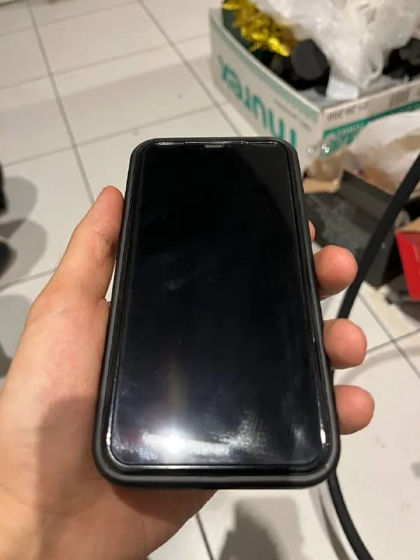 iPhone 11 64GB — Алматы — 30 000 ₸
