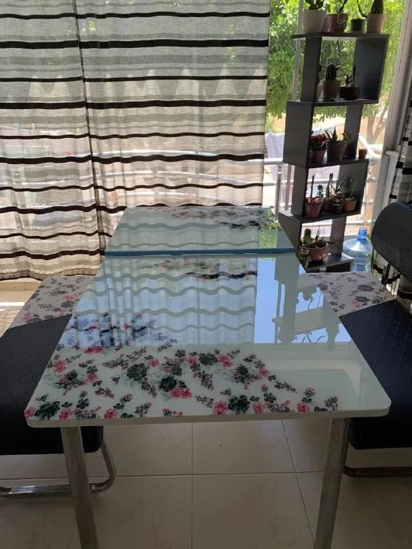 2 дивна и 2 стула. В хорошем состоянии. Цена 7000tl. Konyaltı Sarisu. Возможна доставка по Konyalti — Анталия — 7 000 ₺