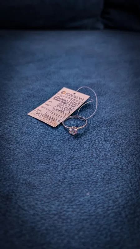 Кольцо с фианитом и серебро 925 — Тбилиси — 45 ₾