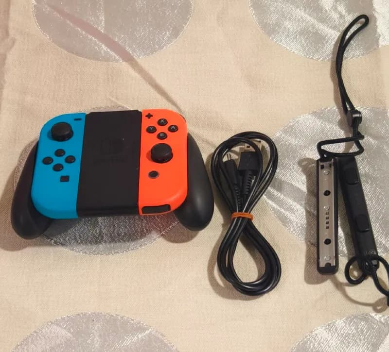 Nintendo Switch, купленная в Японии. Это новая модель с увеличенным временем автономной работы (не S — Батуми