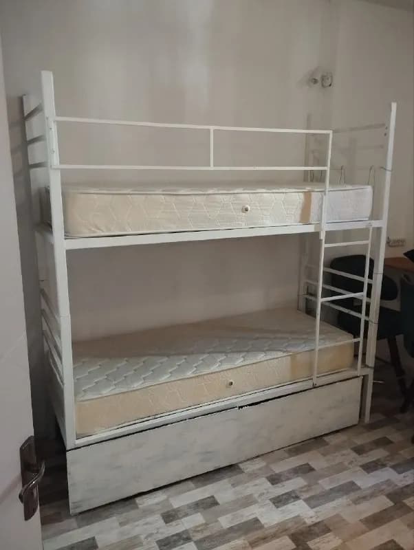 2 отдельные кровати. — Батуми — 500 ₾