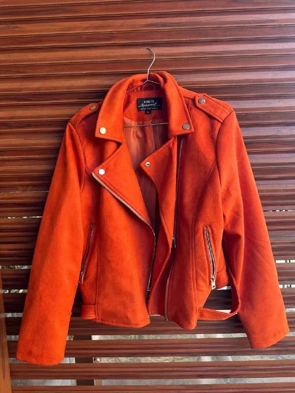 Куртка размер M — Батуми — 40 ₾
