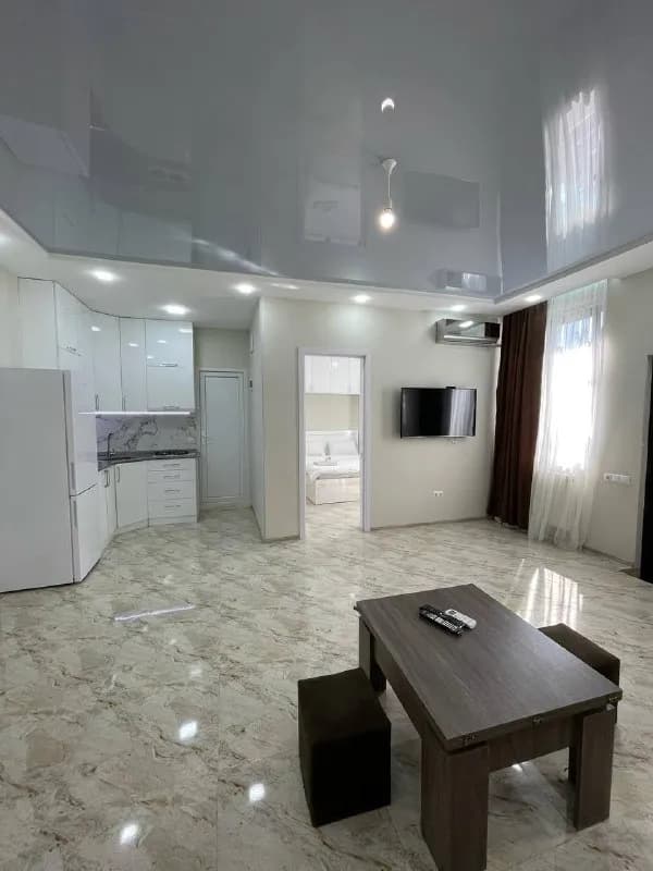 🏡 СДАЁТСЯ ПРОСТОРНАЯ ДВУХКОМНАТНАЯ КВАРТИРА — Батуми — 400 $