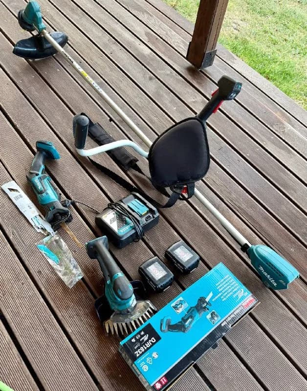 Садовый сет Makita: триммер, пила, ножницы, аккумуляторы — Белград — 35 000 дин