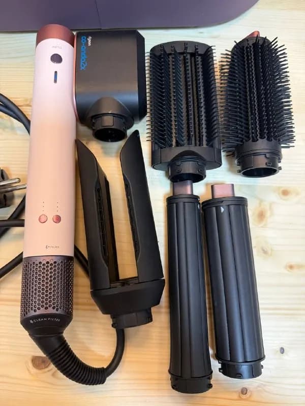 Фен Dyson с коробкой и насадками — Ереван — 110 000 ֏