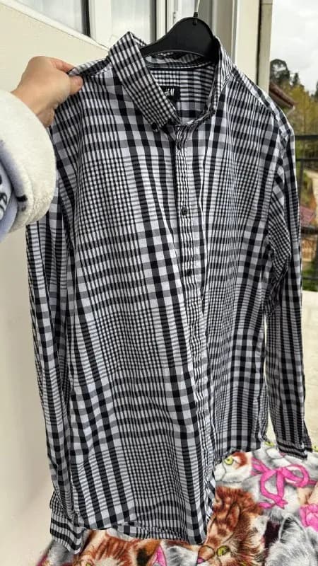 Рубашка мужская H&M L — Батуми — 25 ₾
