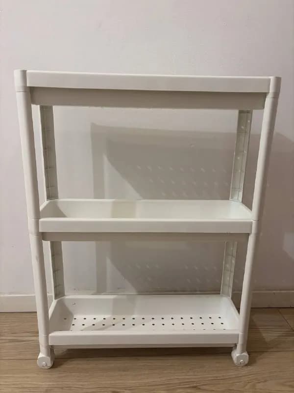 1. Этажерка IKEA Vesken 55 лари, белая на колесиках, новая — Тбилиси — 55 ₾