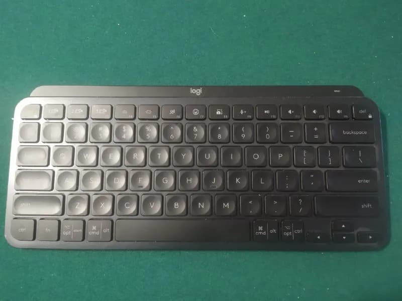 Logitech MX keys mini. Подключение только по  Bluetooth. 100 лари — Батуми — 100 ₾