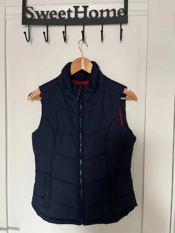 Aeropostale практически новый, покупали в Штатах, не подошёл размер, маломерит, указан размер S, по — Алматы