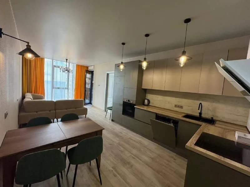 1+1 по улице — Батуми — 750 $