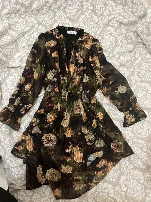 Gusto elbise 600 tl. — Анталия — 600 ₺