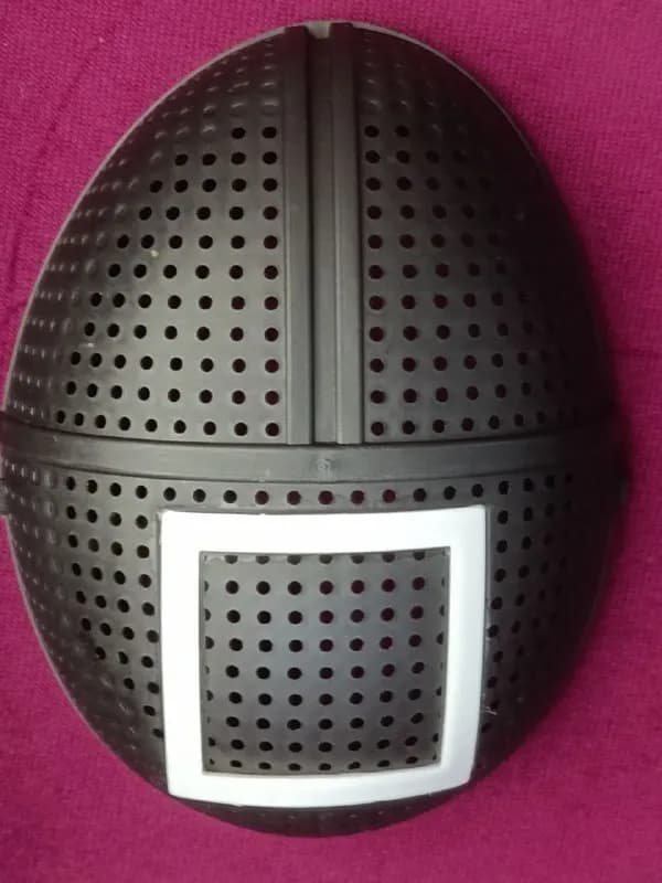 Маска из игры кальмара — Батуми — 20 ₾