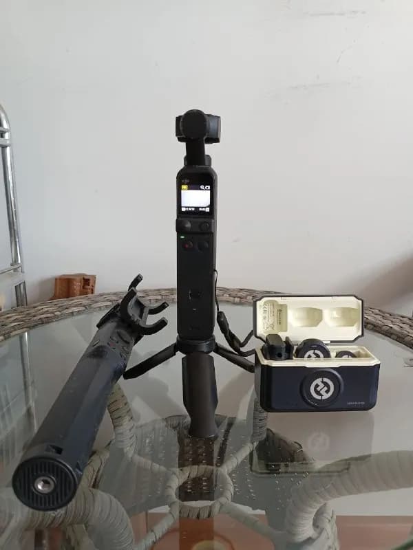 DJI osmo pocket 2 в отличном состоянии, объектив и экран в защитных стеклах. Бонусом штатиф, родная — Батуми — 500 ₾