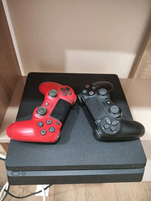PS 4 Slim плюс два джойстика, если интересно — пишите в ЛС — Тбилиси — 430 ₾