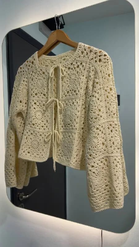 1. кофта на завязках, цвет слоновая кость — ₾60 — Батуми