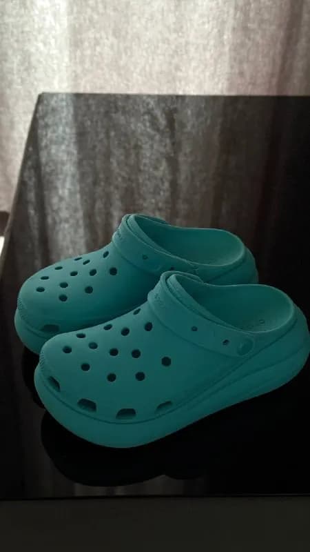 1. Новые Crocs 36,5/37 р 50 gel — Батуми — 50 ₾