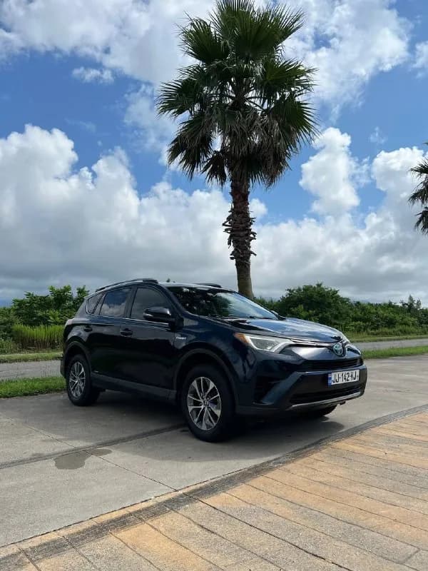 TOYOTA RAV4 HYBRID 🚀 — Батуми — 13 600 ₾
