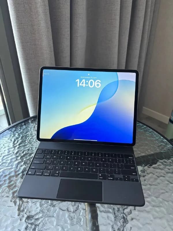 IPad Air 13, — Батуми — 1 100 $