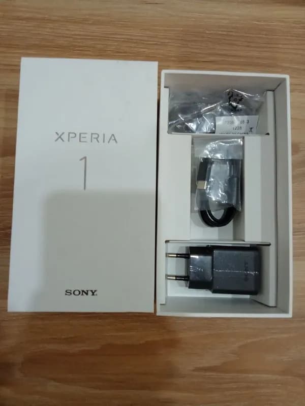 SONY XPERIA 1 64 Гб Цена 800 лари — Батуми — 800 ₾