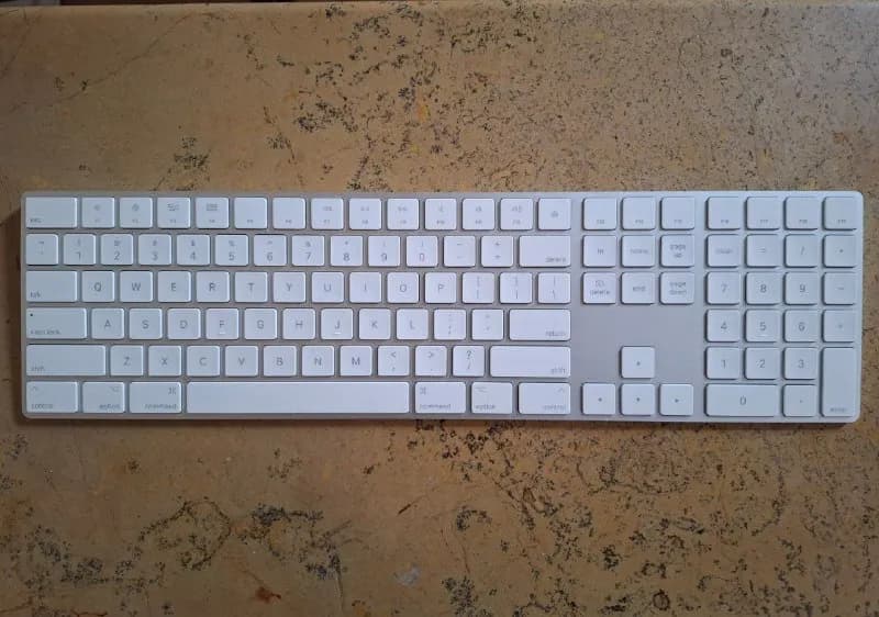 Apple: Magic Keyboard with Numeric Keypad — US English — Тбилиси — 150 ₾
