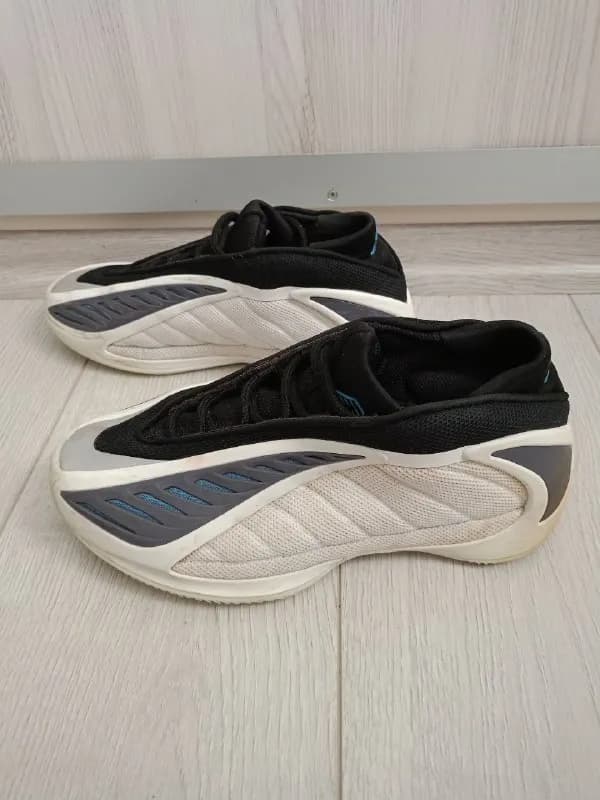 Adidas кроссовки, размер 37-38, маломерят (стелька 23-5-24 см). Модель унисекс (для женщины, мужчины — Анталия — 900 ₺