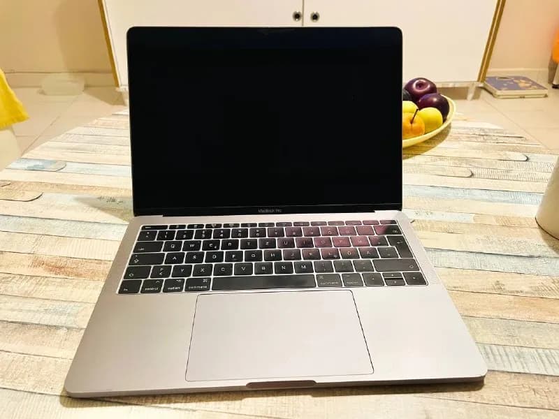 MacBook с батареей 4-5 часов, 128/8 — Анталия — 14 500 ₺