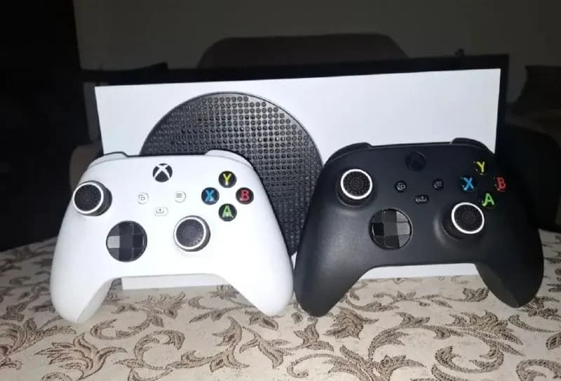 Xbox Series S 512GB, 2 джойстика, геймпасс — Ереван — 140 000 ֏