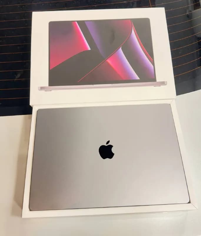 Apple MacBook Pro 16 дюймов, чип M2 Max (12-ядерный процессор, 38-ядерный графический процессор), 32 — Тбилиси — 5 000 ₾