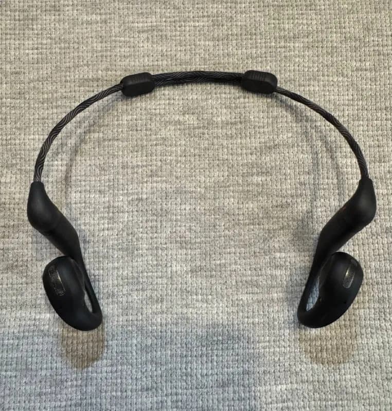 SoundCore AeroFit Pro. Отлично подходят для спорта — не блокируют окружающий звук, не ощущаются при — Тбилиси — 250 ₾