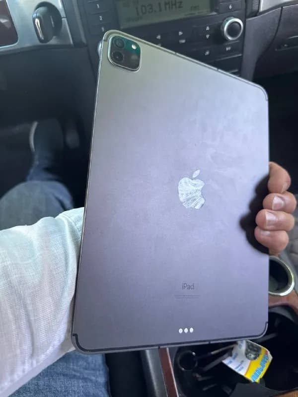 ipad pro 11 3 gen, верся с сим картой фейс ид и передная камера не работет 80000 Др — Ереван