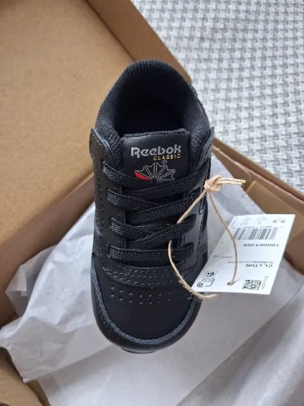 Продам новые детские кроссовки Reebok Classic Leather в Батуми! Заказывали в США в магазине 6pm, но п — Батуми — 45 ₾