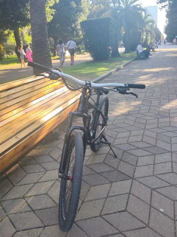 Продаю велосипед mtb в хорошем состоянии закастомленый ничего не скрипит трещин и вмятин тоже нету — Батуми — 750 ₾