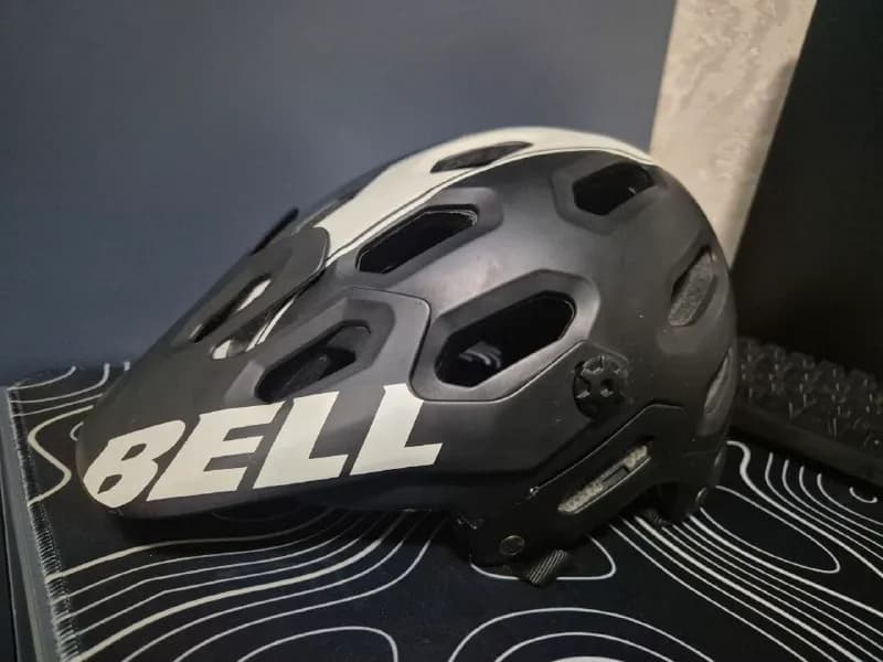 Вело шлем BELL — Батуми — 30 ₾