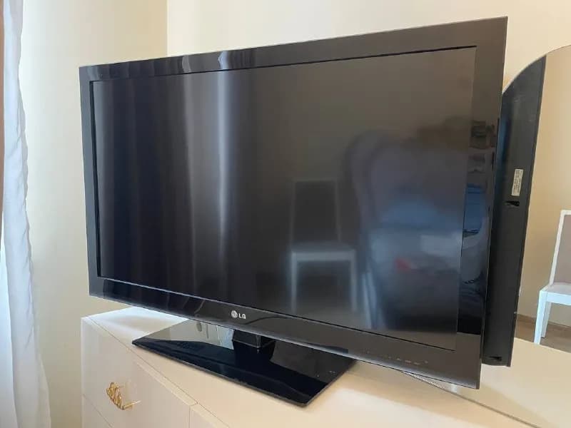 Продам телевизор LG 42 дюйма (42LK451-ZG). — Батуми — 100 ₾