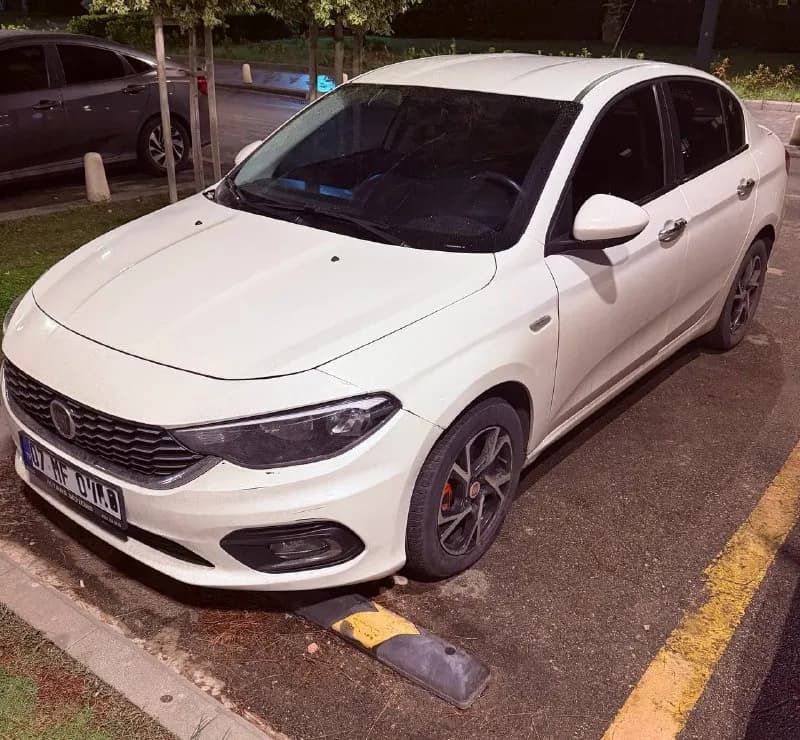 Автомобиль 1.6, дизель, 2020 год — Анталия — 615 000 ₺