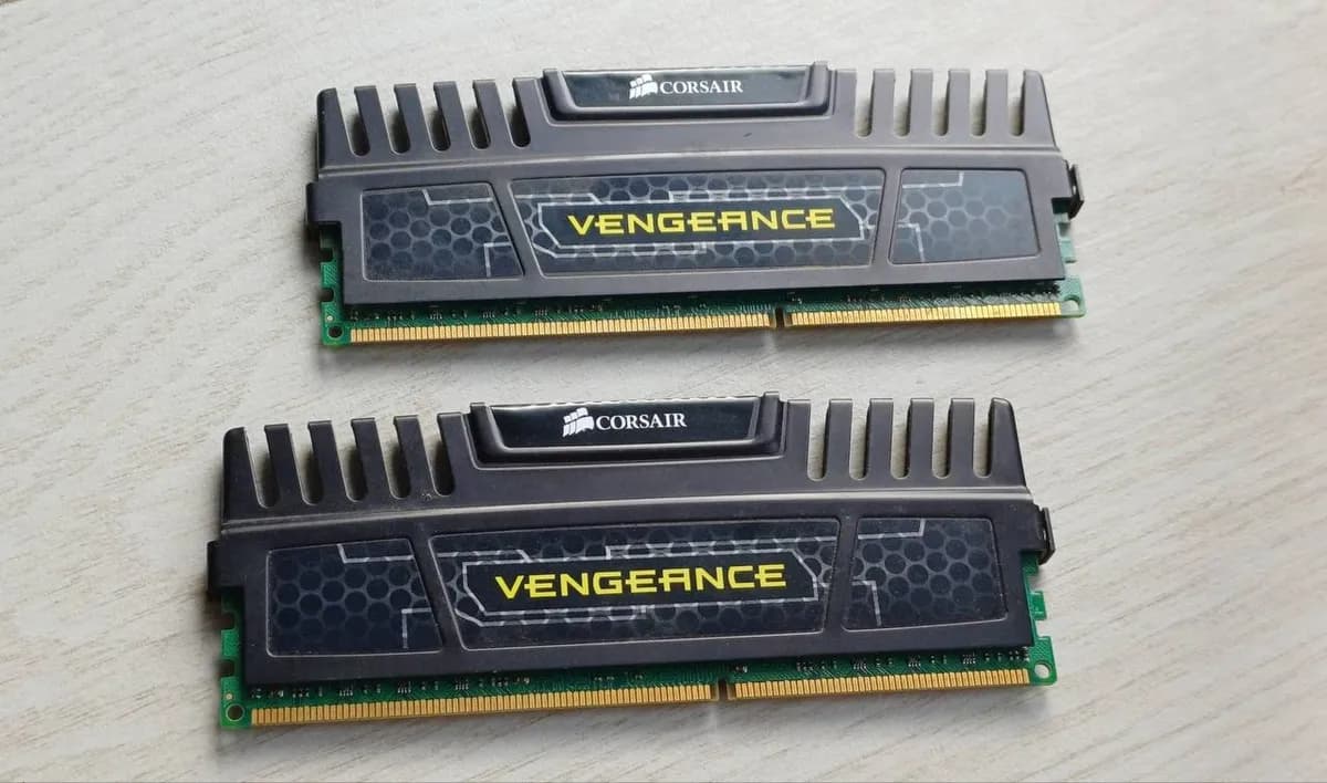 Оперативная память DDR3 Corsair и HyperX — Батуми — 80 ₾